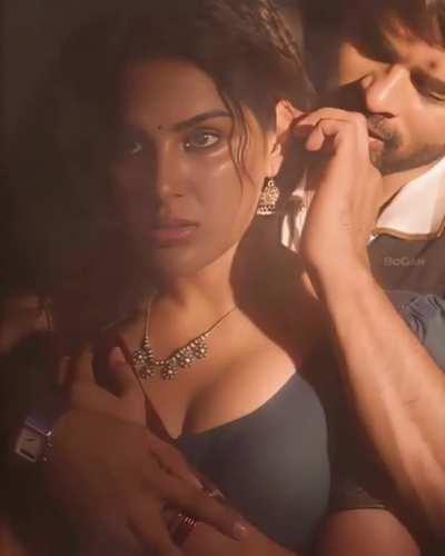 Samyukta Hot Cleavage 🔥🔥