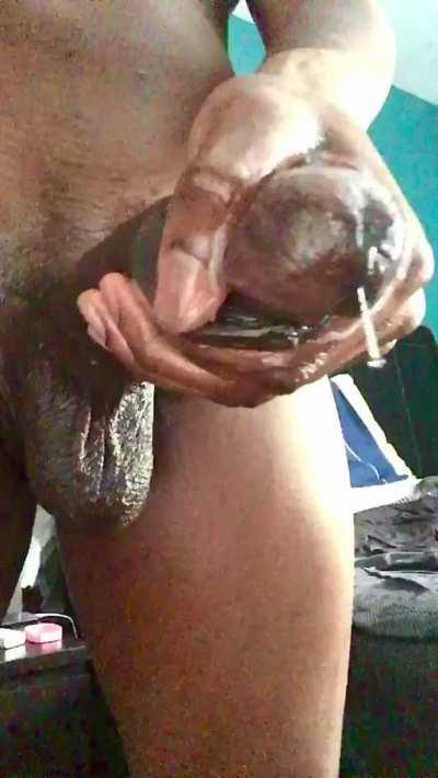 My horsecock’s leaking hard AF 🍆🚰