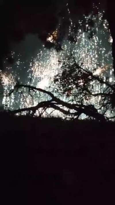 Russian incendiary artillery targets Ukrainian positions