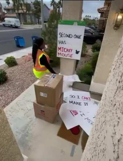 Delivery woman wears Mickey Mouse uniform to surprise a child on his birthday