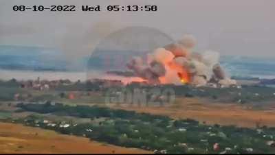 The town of Pesky in donbass being hit by Russian TOS-1 a couple of weeks back.