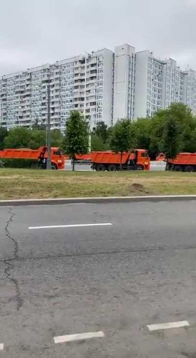 A bunch of dump trucks full of sand are being placed at all entrances into Moscow