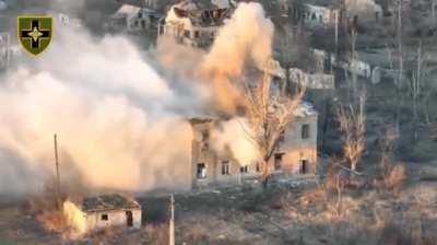 Tank of the 28th Mechanized Brigade firing at a building occupied by Russian soldiers in the Donetsk region (April 2024)