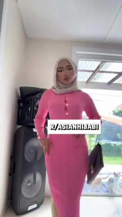 Hijabis with bodyyy