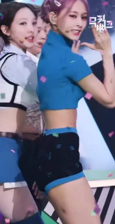 Tzuyu body