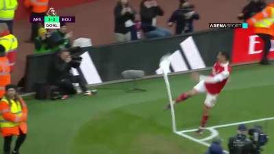 Serbian Commentary (Reiss Nelson goal vs Bournemouth)