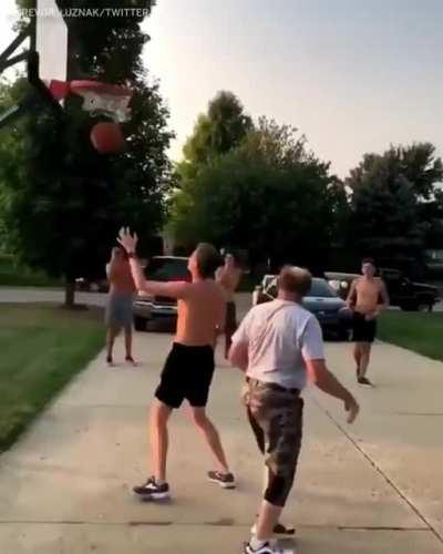 Dad ends son’s basketball career in 17 seconds