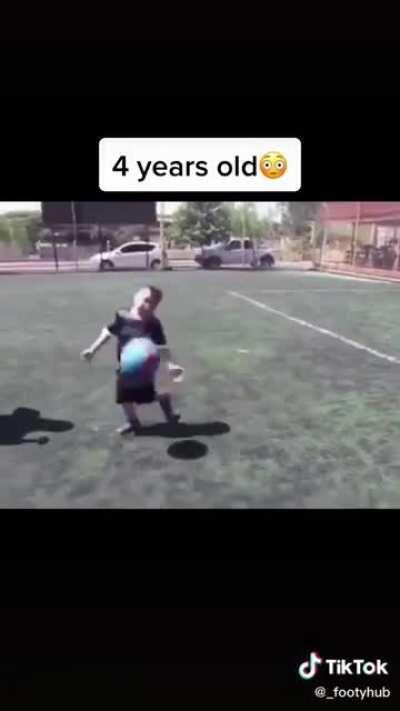 4 year old prodigy ⚽️