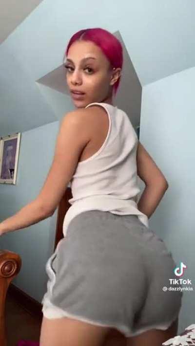 Little Booty pt 2 🍑