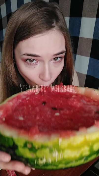 New 20 minute ultimate watermelon vomiting video ❤🍉 Check my Darkfans 💋 Link in bio 🔗