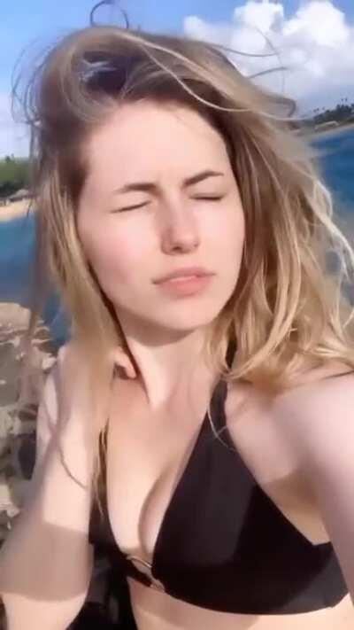 Bikini gif 2