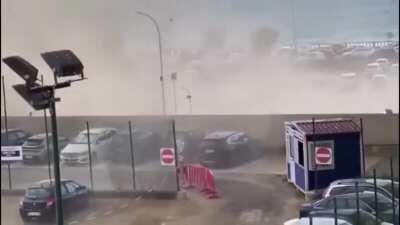 Wcgw if I stand too close to a dangerous natural phenomenon