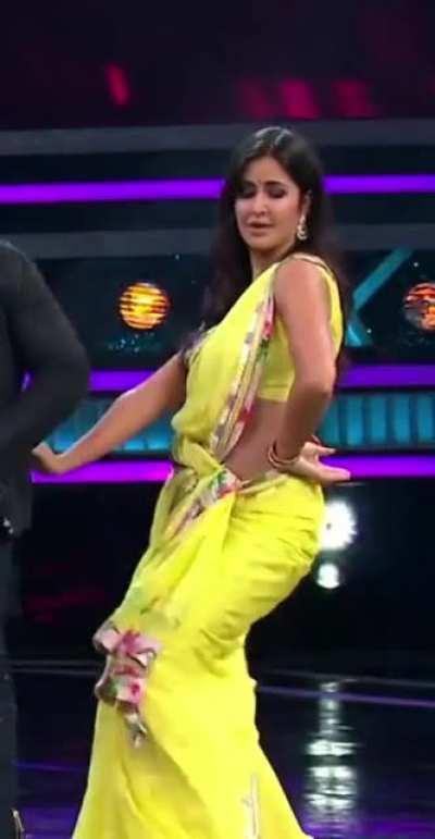 Sexy Ass Shake by Katrina Kaif in Yellow Saree