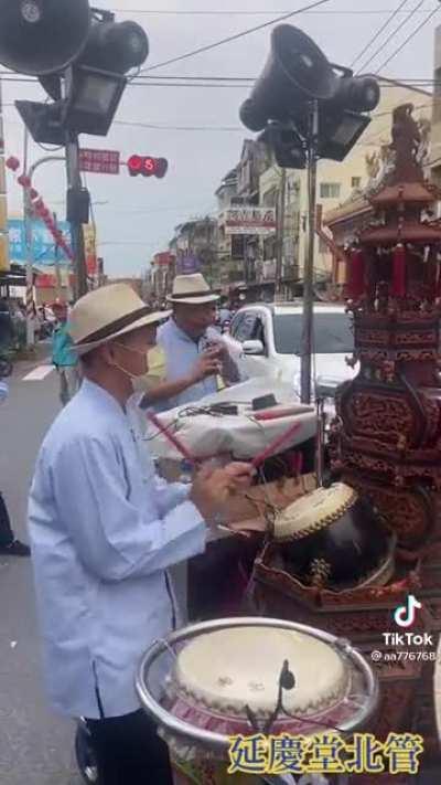 Jingle Bell played with Suona, a Chinese traditional instrument mostly played at funerals