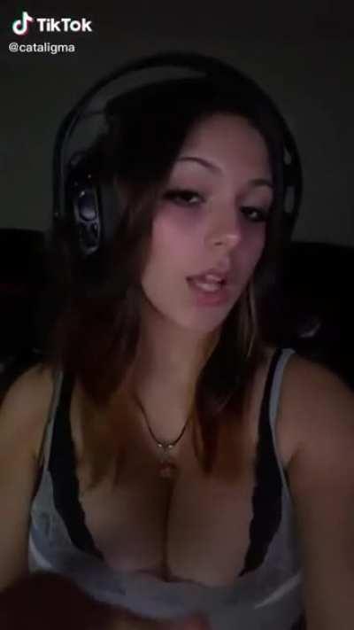 Big titties and gaming headset