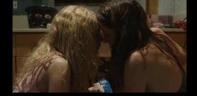 Kathryn Hahn + Juno Temple deleted scene