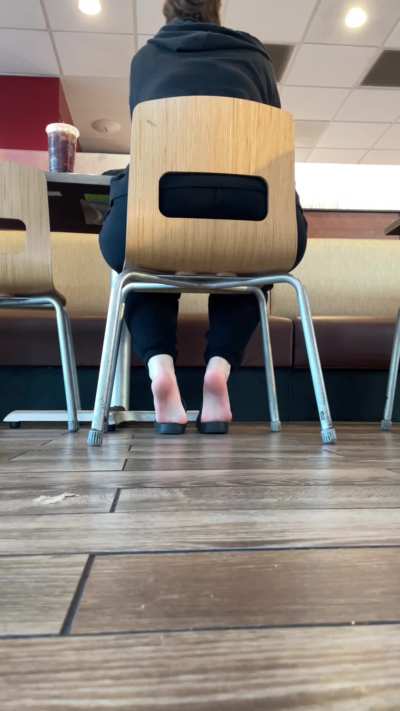 Just teasing you with my feet in Wendy's. How does that make you feel ? 