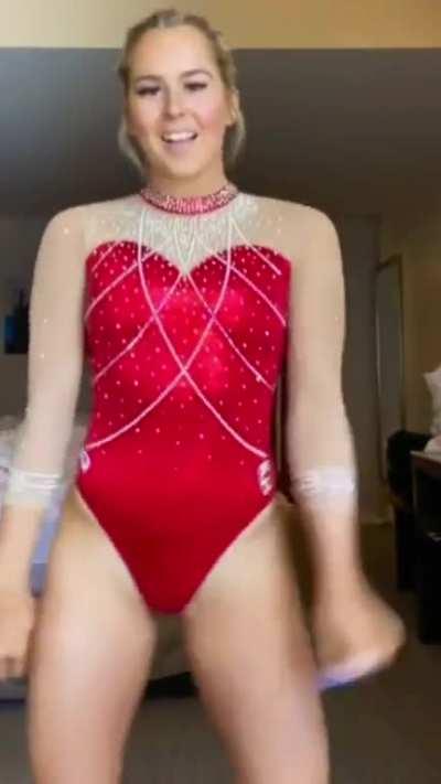 Utah’s Adrienne Randall❤️🤍🖤🤸‍♀️