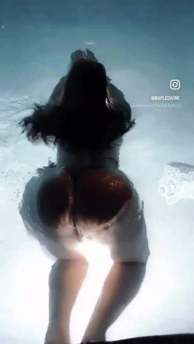 MapleDivine swimming in her new IG reel - didn't know her ass was so perfect