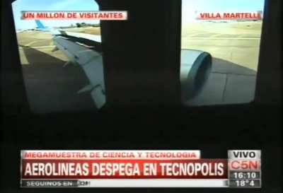 (Archivo) En Tecnópolis el Kircherismo le ponía un simulador de vuelo para que la gente sienta lo que es subirse a un avión