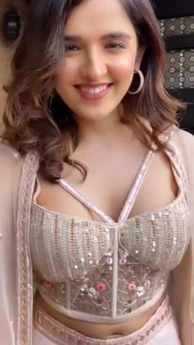 Shirley Setia 😍