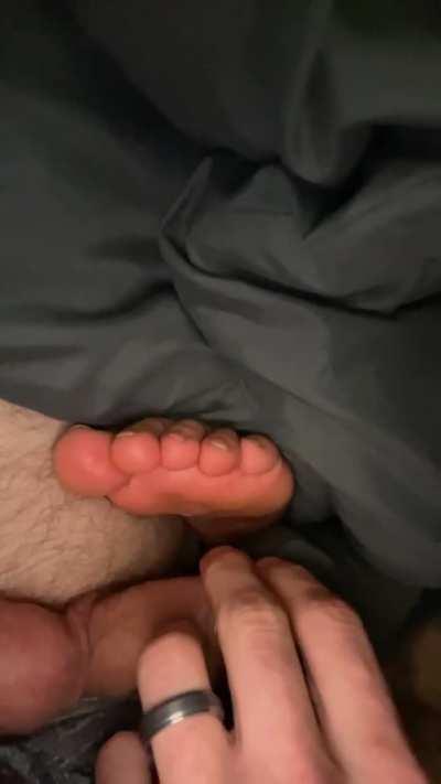 Who wants to do this to my toes next ? (Oc)