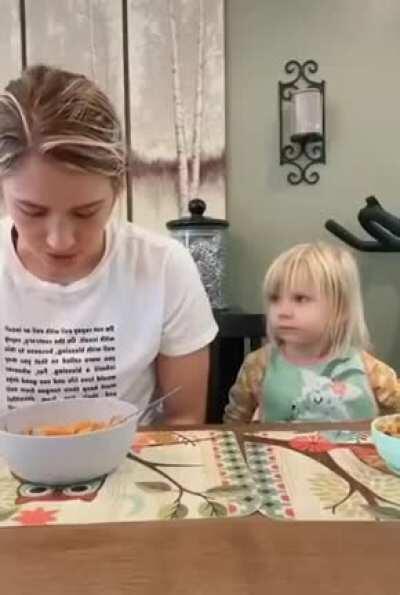 Toddler convinces mom