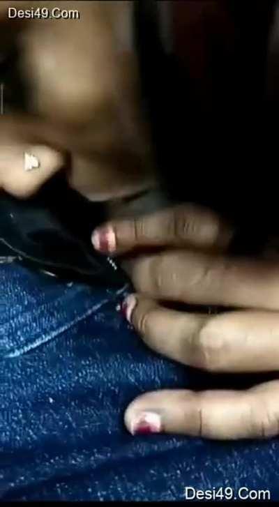 Mallu gf blowjob and drink cum while driving car[full video link in comments👇]