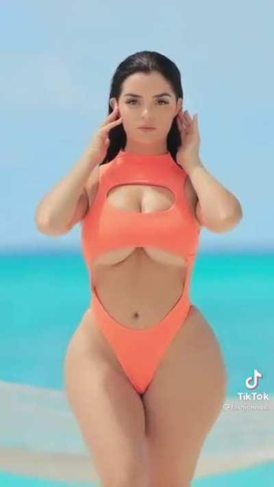 Demi Rose