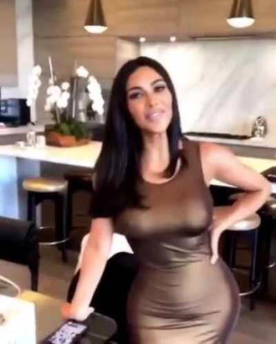 Kim Kardahsian Curves