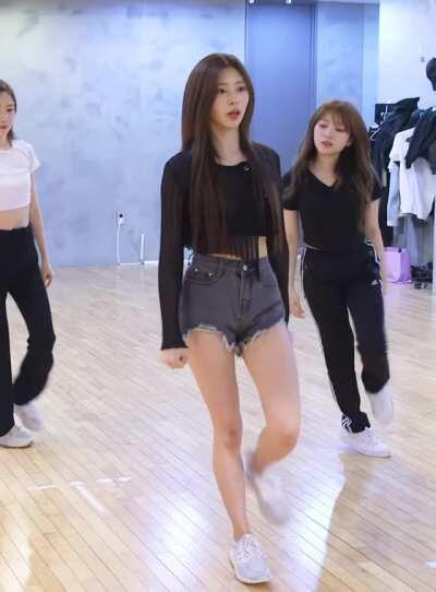 IZ*ONE - Minju