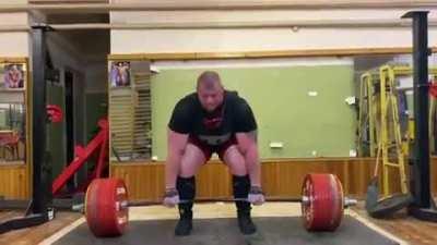 By far the youngest person ever to lift 475 kg/1047 lbs (Pavlo Nakonechnyy, 23 years old)