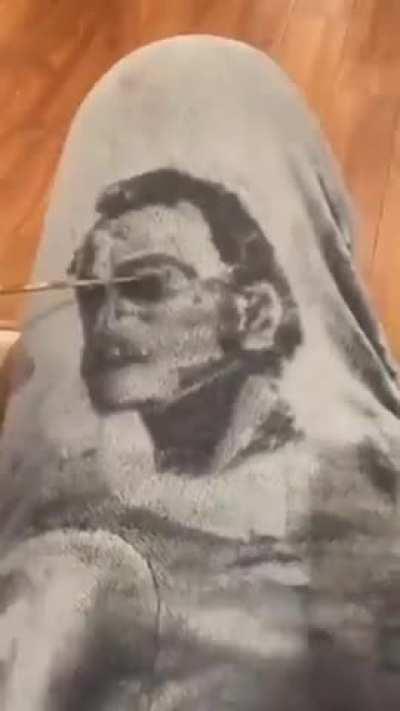 crazy Guy Draws portraits on his Sweatpants