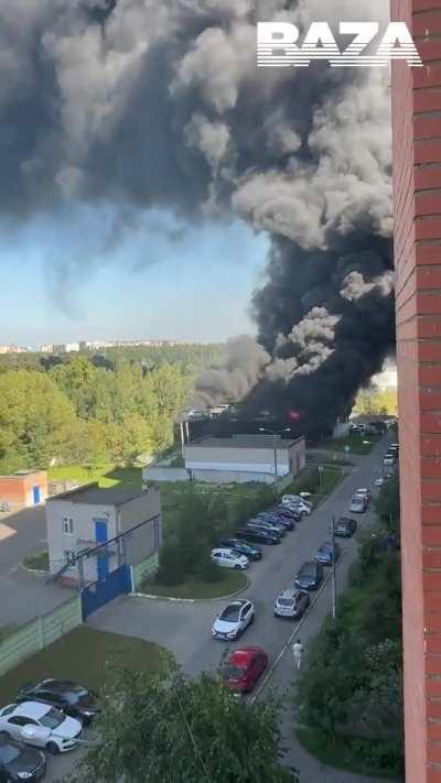 A multi-level parking lot is on fire in Odintsovo near Moscow. It is known that two were trapped and at least 20 cars were burned. Another potential arson attack.