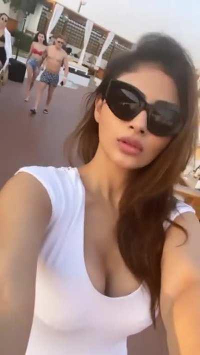 Mouni roy