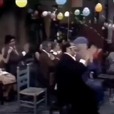 el chavo sacando los prohibidos