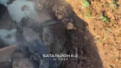 Ukrainian drones drop VOGs and grenades on Russian soldiers the Siversk direction