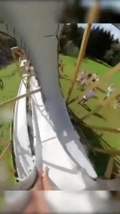 Water slide with a loop