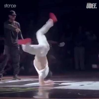 Insane breakdance makes it seem easy!