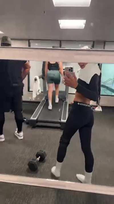 All 🍑 moments from workout live