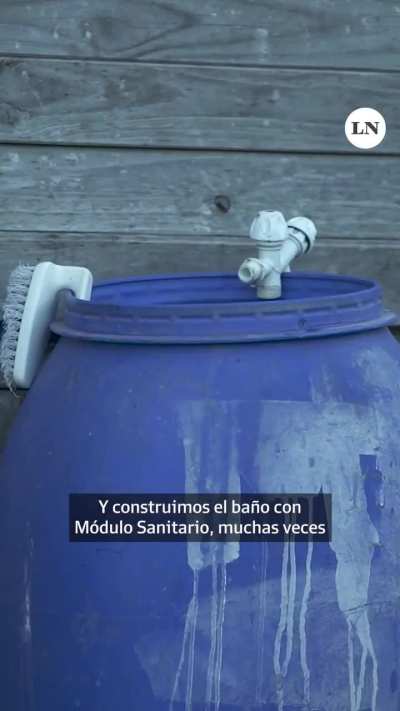 A 15 minutos de capital federal hay personas que viven sin agua potable y sin la posibilidad de podes hacer sus necesidades en un inodoro. 