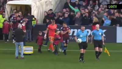 The driver of the Bohs Bus, the RC bus responsible for bringing the ball onto the pitch before games, attacks the referee after being disrespected ahead of Bohemians v St Pat's