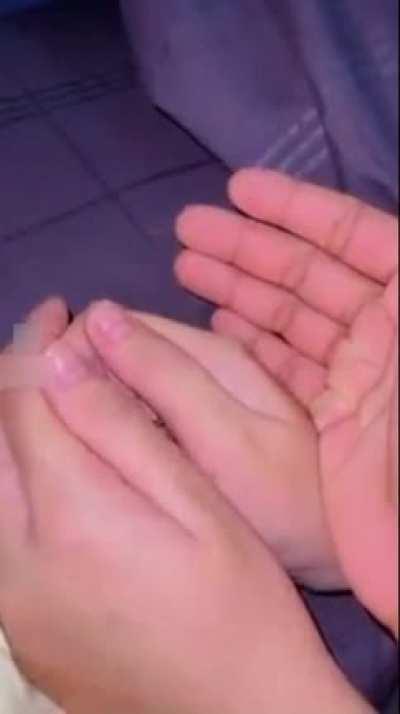 Just a wholesome video of holding hands