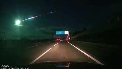 Footage of meteor that was seen last night in Portugal.