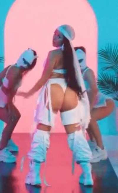 Doja Cat twerking 🍑😍