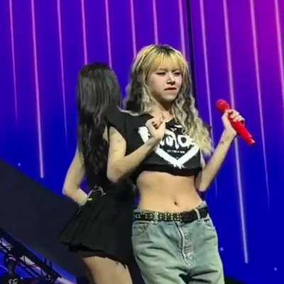 Mina and Chaeyoung dancing