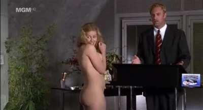 Elizabeth Shue's DAYAMN booty in &quot;Molly&quot; (1999)