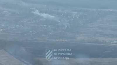 Ukrainian tank of the 3rd Assault Brigade (Tank Battalion) shelling Russian positions in one of the settlements in the Avdiivka direction.