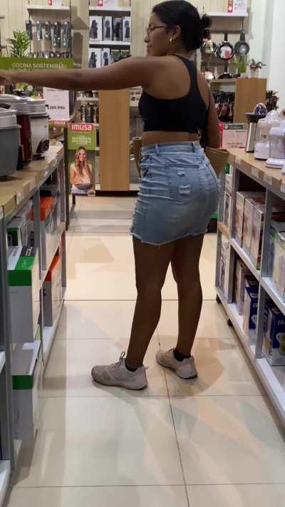 🎉 Dared to flash pussy and ass at store 🍑 