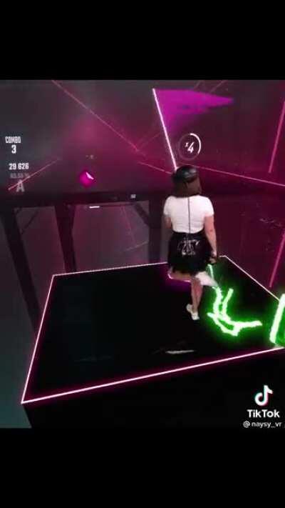 This incredibly loose beatsaber play. She makes it look so easy [Credit: @Naysy_vr]